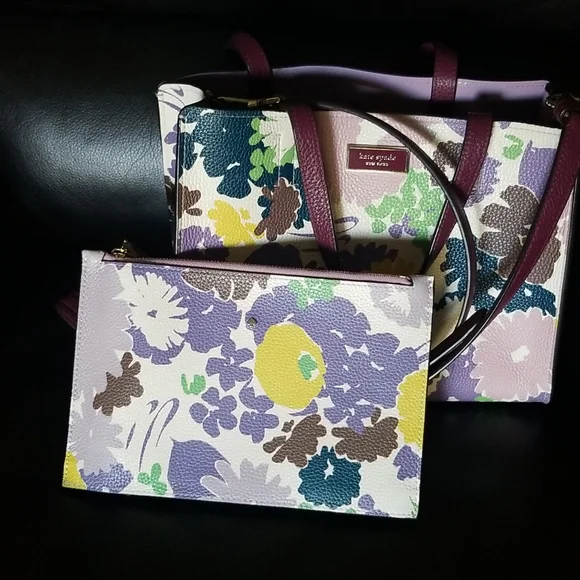 Kate Spade Bags with matching Pouch - Picture 4 of 4